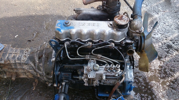 ขายเครื่องยนต์ ISEKI สามสูบพร้อมเกียร์ 18550 บาท