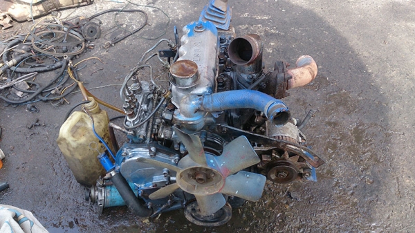 ขายเครื่องยนต์ ISEKI สามสูบพร้อมเกียร์ 18550 บาท