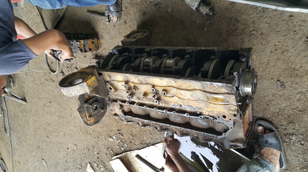 ขายอะไหล่เครื่อง KOMATSU  PC200-3      6D105