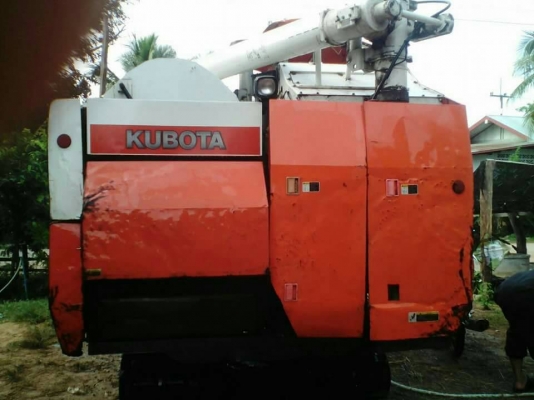 รถเกี่ยวข้าวคูโบต้า  DC 68 g  จดทะเบียนปี 54  เจ้าของขายเองไม่ได้ผ่านนายหน้า ต่อรองได้ครับ