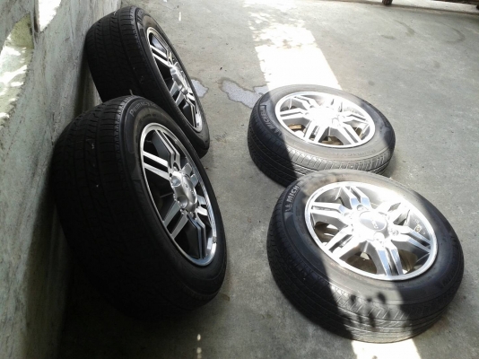 ล้ออีสุ ขอบ16นิ้ว6รู พร้อมยาง ชุดนี้ ราคา 5500 บาท