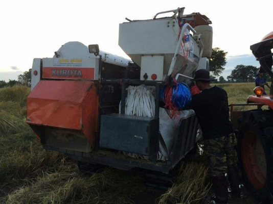 ขายรถเกี่ยวข้าว KUBOTA DC60 จดทะเบียน2553 รถสวยสภาพดี พร้อมใช้งาน เอกสารพร้อมโอน ราคา250,000 สนใจโทร 090-8588220คุณนะ 093-3258446คุณบิว หรือเข้าดูสินค้าอื่นๆได้ที่ www.narong2truck.com หรือ www.truck.in.th/498 หรือเพจFacebook ณรงค์ ซื้อขายรถมือสอง (เว็บไซ