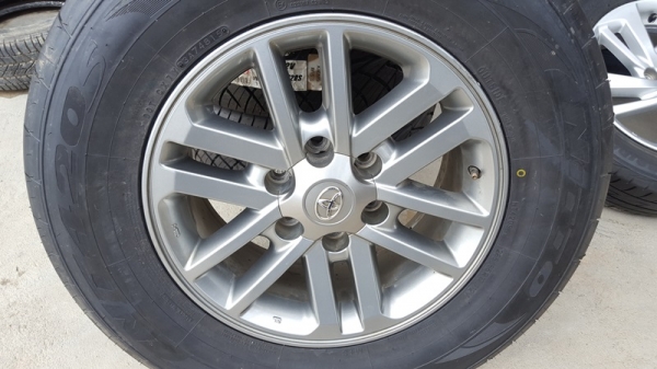 ขายล้อTOYOTA Fortuner17 ยางใหม่NITTO 420  4 ล้อ