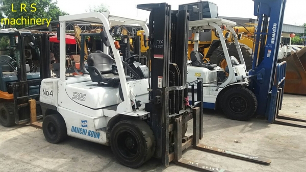 KOMATSU 13 FT 35PAX 2TD