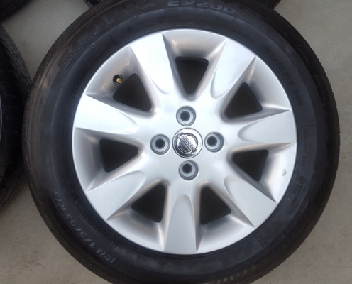 ขายล้อNISSAN March 15 ยาง ปี 15  4 ล้อ