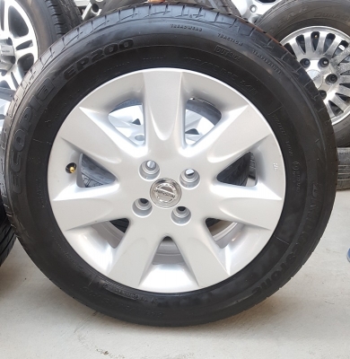 ขายล้อNISSAN March 15 ยาง ปี 15  4 ล้อ