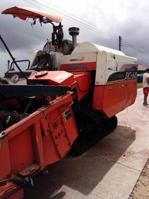 ขายรถเกี่ยวข้าว KUBOTA DC60 สภาพพร้อมใช้งาน ตอนนี้รถลงทำงานแล้ว ราคา250,000 สนใจโทร 090-8588220คุณนะ 093-3258446คุณบิว หรือเข้าดูสินค้าอื่นๆได้ที่ www.narong2truck.com หรือ www.truck.in.th/498 หรือเพจFacebook ณรงค์ ซื้อขายรถมือสอง (เว็บไซต์ส่วนตัว) หรือFa