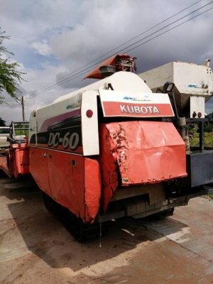 ขายรถเกี่ยวข้าว KUBOTA DC60 สภาพพร้อมใช้งาน ตอนนี้รถลงทำงานแล้ว ราคา250,000 สนใจโทร 090-8588220คุณนะ 093-3258446คุณบิว หรือเข้าดูสินค้าอื่นๆได้ที่ www.narong2truck.com หรือ www.truck.in.th/498 หรือเพจFacebook ณรงค์ ซื้อขายรถมือสอง (เว็บไซต์ส่วนตัว) หรือFa