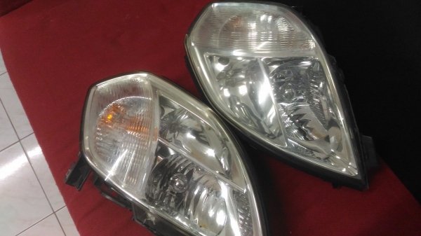 ขายด่วน ไฟหน้า Nissan Teana J31 230jm  1 คู่