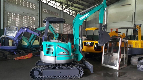 ขาย รถขุด KOBELCO รุ่น SK30SR มือสองญี่ปุ่น แทรกเหล็ก สลัก บูท เอวแน่น 100\% ทั้งคัน ปั้มนิ้ว คอนโทรลสั้น ทำงานไว บิดตัวดินกระจาย มือถือ/LINE ID: 0818753444