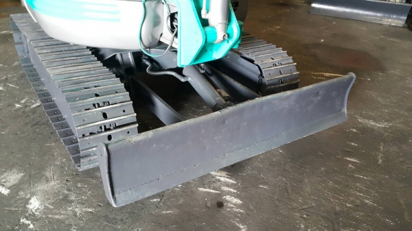 ขาย รถขุด KOBELCO รุ่น SK30SR มือสองญี่ปุ่น แทรกเหล็ก สลัก บูท เอวแน่น 100\% ทั้งคัน ปั้มนิ้ว คอนโทรลสั้น ทำงานไว บิดตัวดินกระจาย มือถือ/LINE ID: 0818753444