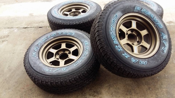 ขายล้อแม็กมือ2ยางใหม่ปี16 te37x 16"  สนใจติดต่อ ร้าน ก.เจริญการยาง ครับ 081-3747940