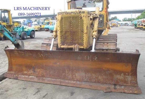 แทรคเตอร์ Caterpillar รุ่น D6C แทรคเตอร์ Caterpillar รุ่น D6C