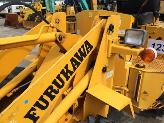 Furukawa FL30-1 บุ้งกี๋ 0.5 คิว นำเข้าจากญี่ปุ่น ไม่เคยใช้งานในไทย