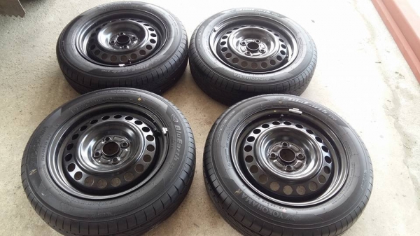 ขายกะทะล้อ พร้อมยางป้ายแดง honda city ,jazz ขอบ15 ยางปี16สนใจติดต่อ ร้าน ก.เจริญการยาง ครับ 081-3747940