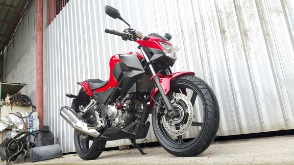 CB300f 2015 รถบ้านใช้งานน้อย สวยมาก ราคาต่อรองได้a
