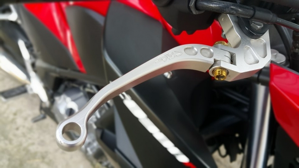 CB300f 2015 สีแดง รถบ้านใช้งานน้อย ซื้อไปคุ้มใช้ยาว ต่อรองได้ครับq