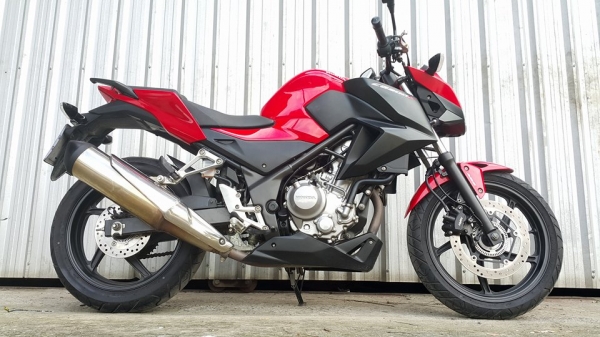 CB300f 2015 สีแดง รถบ้านใช้งานน้อย ซื้อไปคุ้มใช้ยาว ต่อรองได้ครับq