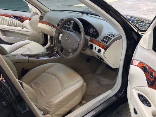 benz e200 komperssor elegance สีดำ ปี2006 รถสวย ขับดีมาก ไม่มีต้องทำไรเพิ่ม