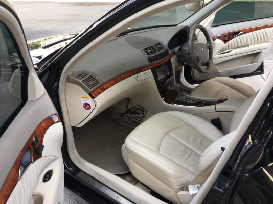 benz e200 komperssor elegance สีดำ ปี2006 รถสวย ขับดีมาก ไม่มีต้องทำไรเพิ่ม