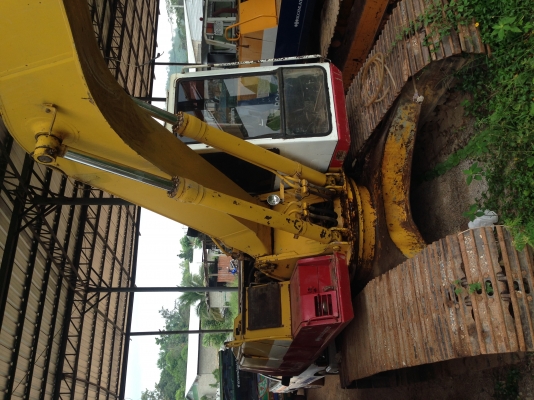 ขายแมคโคร200-5 ระบบไฟฟ้าเต็มแอร์เย็นจอดไว้ในอู่ไม่ใด้ใช้งานเจ้าของขายเอง มีเล่มทะเบียน