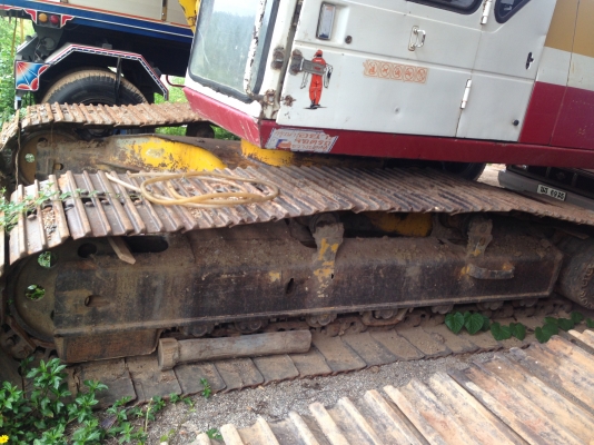 ขายแมคโคร200-5 ระบบไฟฟ้าเต็มแอร์เย็นจอดไว้ในอู่ไม่ใด้ใช้งานเจ้าของขายเอง มีเล่มทะเบียน