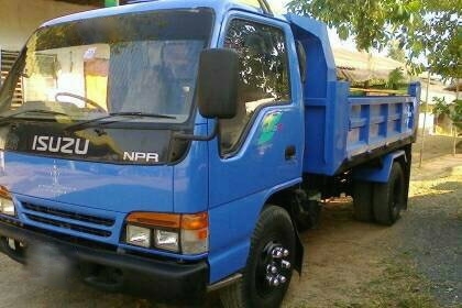 รถอีซูซุ 6 ล้อดั้ม NPR 120 แรงม้า ปี 39. สนใจติดต่อ 081 - 6079515