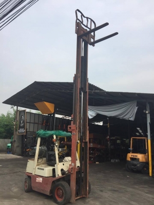 รถยก 2 ตัน NISSAN FG20  เครื่องแก็ส เสา 5 เมตร ราคาถูก