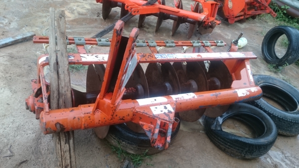 ขายผาน CMT 6*24  ใส่รถ 45-50 แรง สวยๆ เดิมๆ  โครงไม่มีหักไม่มีเชื่อม ลูกปืนแน่น ใบยังเต็ม