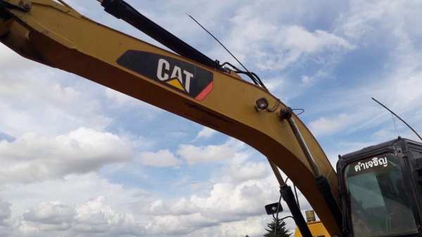 ขายด่วน รถแบคโฮ cat  320d สภาพดี  พร้อมใช้งาน  เอกสารพร้อม