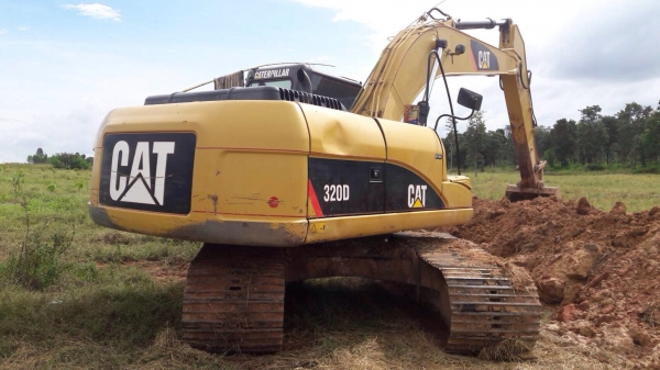 ขายด่วน รถแบคโฮ cat  320d สภาพดี  พร้อมใช้งาน  เอกสารพร้อม