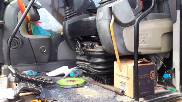 ขายด่วน รถแบคโฮ cat  320d สภาพดี  พร้อมใช้งาน  เอกสารพร้อม