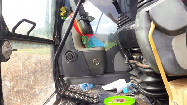 ขายด่วน รถแบคโฮ cat  320d สภาพดี  พร้อมใช้งาน  เอกสารพร้อม