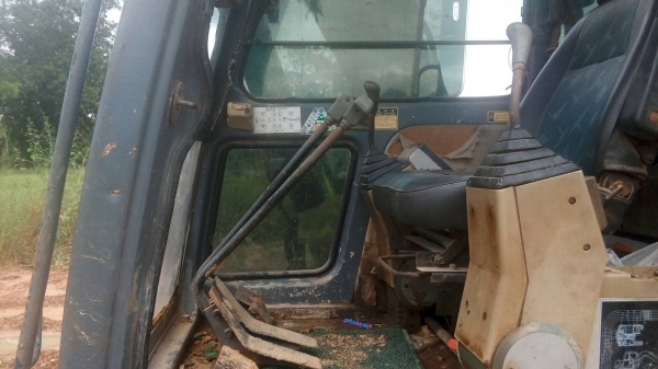 ขาย หรือแลกรถดั้ม  หรือแม็คโค