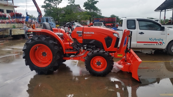 ขายใบมีดดันหน้า KUBOTA L32 L36 L40 L50