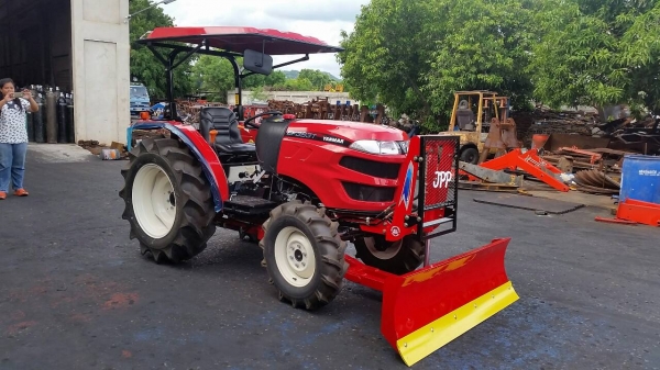ขายใบมีดดันหน้า KUBOTA L32 L36 L40 L50 ขายใบมีดดันหน้า KUBOTA L32 L36 L40 L50