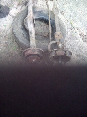 เพลา คานหน้ารถหกล้อถูกๆ ตามสภาพเหลืออันเดียว เพลา คานหน้ารถหกล้อถูกๆ ตามสภาพเหลืออันเดียว