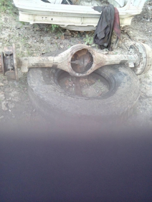 เพลา คานหน้ารถหกล้อ ตามสภาพเหลืออันเดียว เพลา คานหน้ารถหกล้อ ตามสภาพเหลืออันเดียว