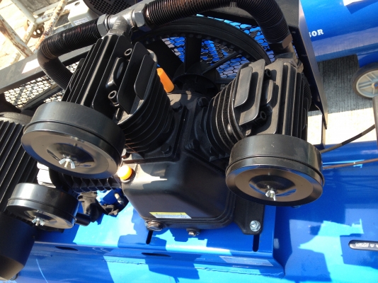 ปั้มลมsnkใหม่นําเข้าปั้มเร็ว200L 3สูบไฟ380V