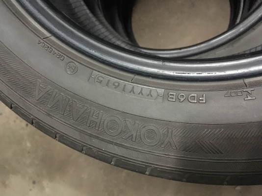 ขายยางYokohama advan db 235 55 r17 ปี 15 ขายยางYokohama advan db 235 55 r17 ปี 15