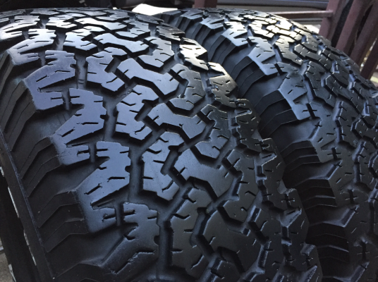 ยางคู่ All BF Goodrich 265 75 16 กลางปี13 ดอกเต็ม ใช้ยาว ราคาไม่แพง