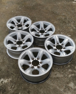 ขายล้อเล็บเหยี่ยวแท้ 1 ชุด 5 วง