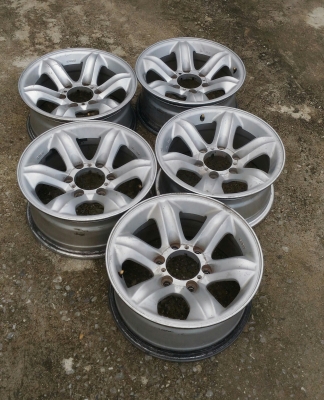 ขายล้อเล็บเหยี่ยวแท้ 1 ชุด 5 วง ขายล้อเล็บเหยี่ยวแท้ 1 ชุด 5 วง