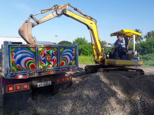 ขายpc40-5 โคมัสสุ รถพร้อมใช้งาน โทร0805771468