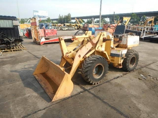 ขายรถตักล้อยาง KOMATSU WA30 เอกสารอินวอย ราคา 350000