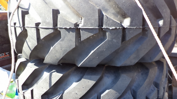 16.9-24 ยางหล่อ หล่อมากๆ มานำเสนอครับ