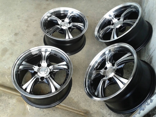 ขอบ15นิ้ว5รู114 ชุดนี้ ราคา 5900 บาท