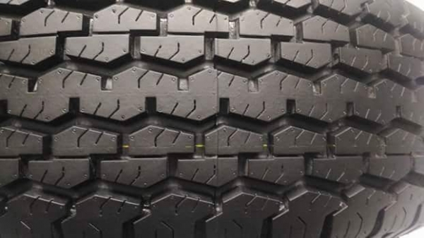 ยาง Deestone Payak R403 245 70 16 ผลิตปี 16 ยางวิ่งมาแค่ 2 วัน ซื้อมาผิดไซส์ใส่แล้วติด ขายด่วน 8,800.- NET ใส่ถ่วงฟรี ส่งทั่วไทยค่ะ ยาง Deestone Payak R403 245 70 16 ผลิตปี 16 ยางวิ่งมาแค่ 2 วัน ซื้อมาผิดไซส์ใส่แล้วติด ขายด่วน 8,800.- NET ใส่ถ่วงฟรี ส่งทั่วไทยค่ะ