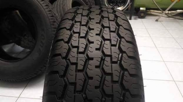 ยาง Deestone Payak R403  245 70 16 ผลิตปี 16 ยางวิ่งมาแค่  2 วัน ซื้อมาผิดไซส์ใส่แล้วติด ขายด่วน 8,800.- NET ใส่ถ่วงฟรี ส่งทั่วไทยค่ะ