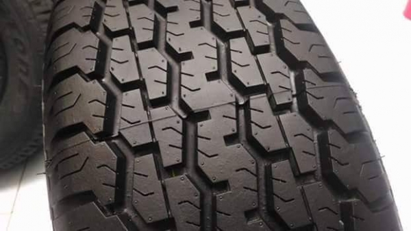 ยาง Deestone Payak R403 245 70 16 ผลิตปี 16 ยางวิ่งมาแค่ 2 วัน ซื้อมาผิดไซส์ใส่แล้วติด ขายด่วน 8,800.- NET ใส่ถ่วงฟรี ส่งทั่วไทยค่ะ ยาง Deestone Payak R403 245 70 16 ผลิตปี 16 ยางวิ่งมาแค่ 2 วัน ซื้อมาผิดไซส์ใส่แล้วติด ขายด่วน 8,800.- NET ใส่ถ่วงฟรี ส่งทั่วไทยค่ะ